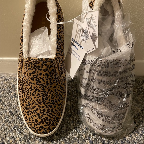 Leopard Sneakers - Picture 2 of 4